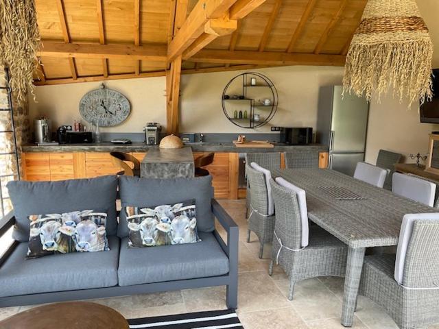 Agreable Chambre D Hote Avec Piscine Et Jacuzzi Thegra ภายนอก รูปภาพ